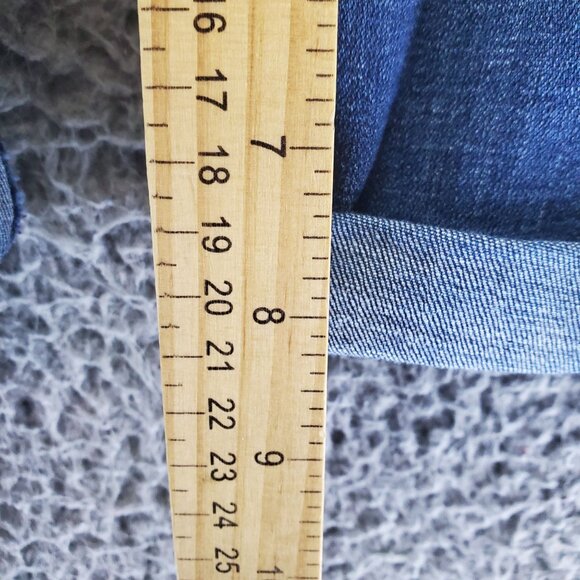 Levis Shorts Womens 22W Blue Classic Bermuda Denim Mid-Rise 5-Pocket Button Fly - Picture 10 of 14